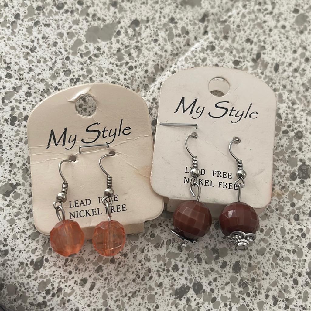 Two Earrings Pairs In Faceted Acrylic Beads